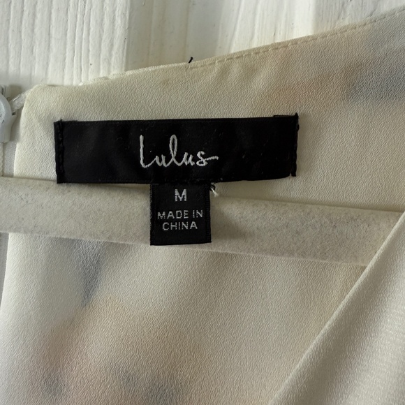 French Countryside White and Yellow Floral Print High-Low Dress - size M - Picture 6 of 7